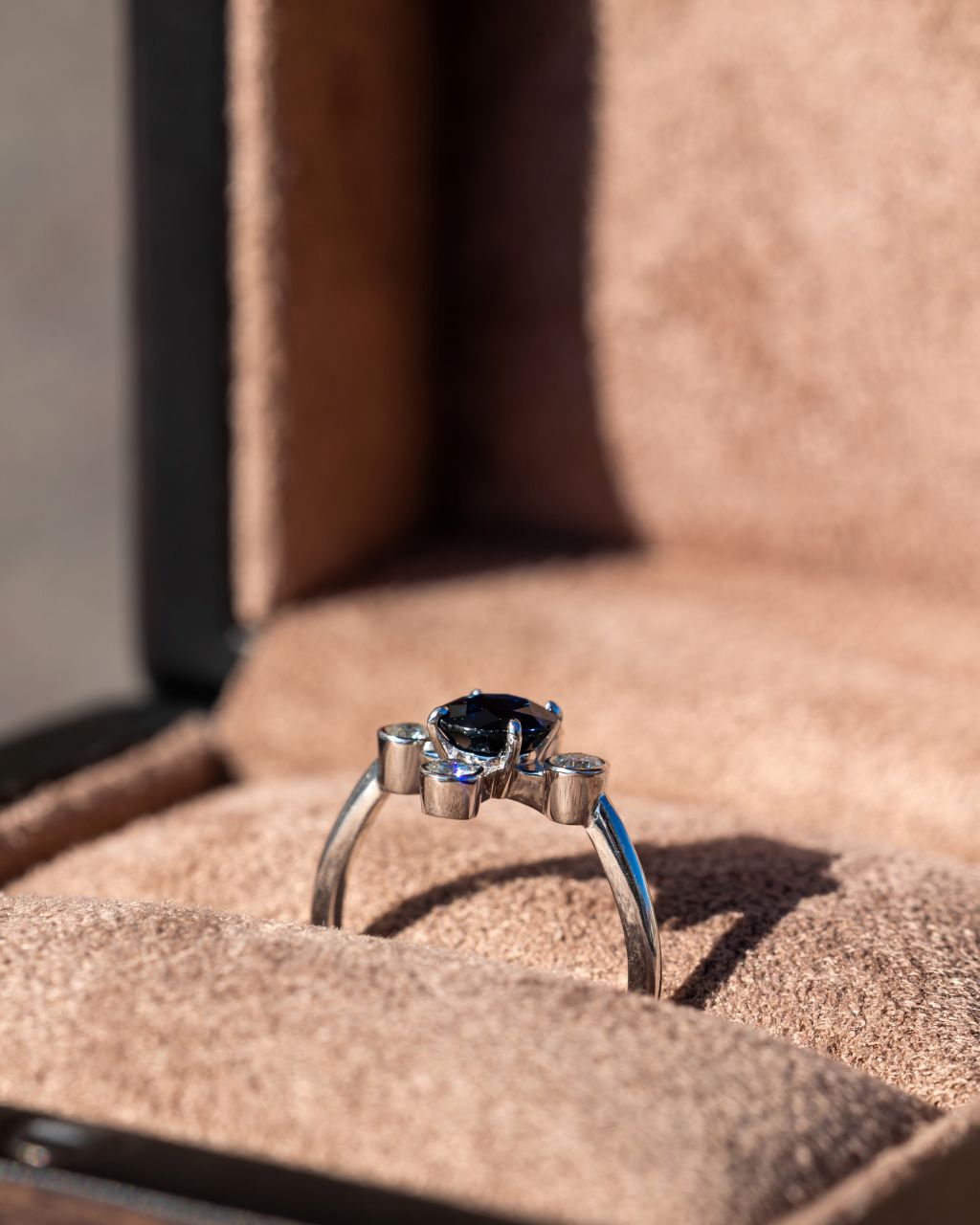 Кольцо с бриллиантами - вид 2